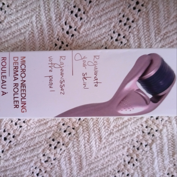 Zoe Ayla micro-needling derma roller - Picture 1 of 1